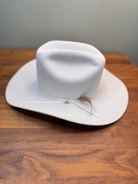 Bailey Off White Cowboy Hat with Feather Accent Long Oval size 6 7/8